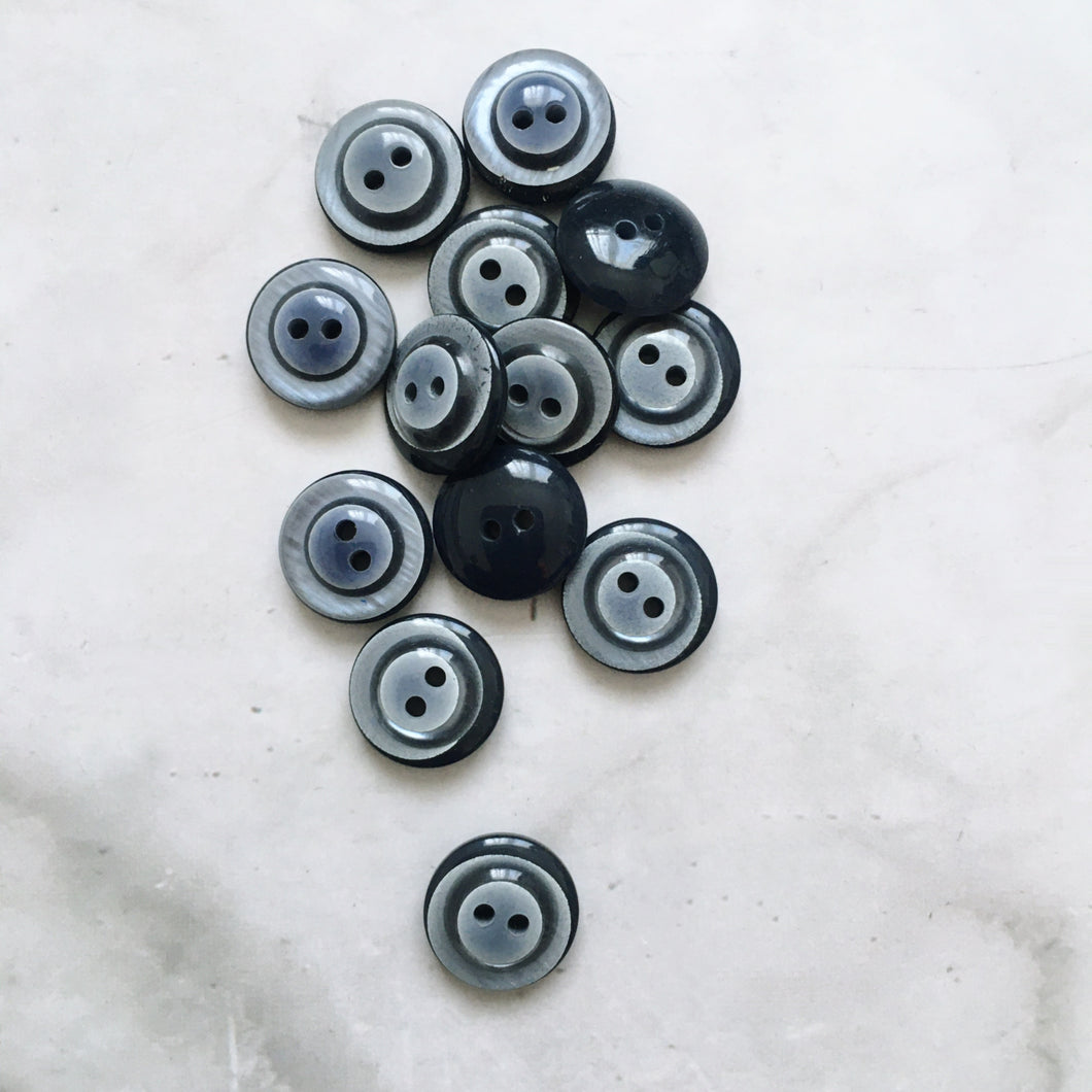 LOT DE 11  BOUTONS TETINE 14MM