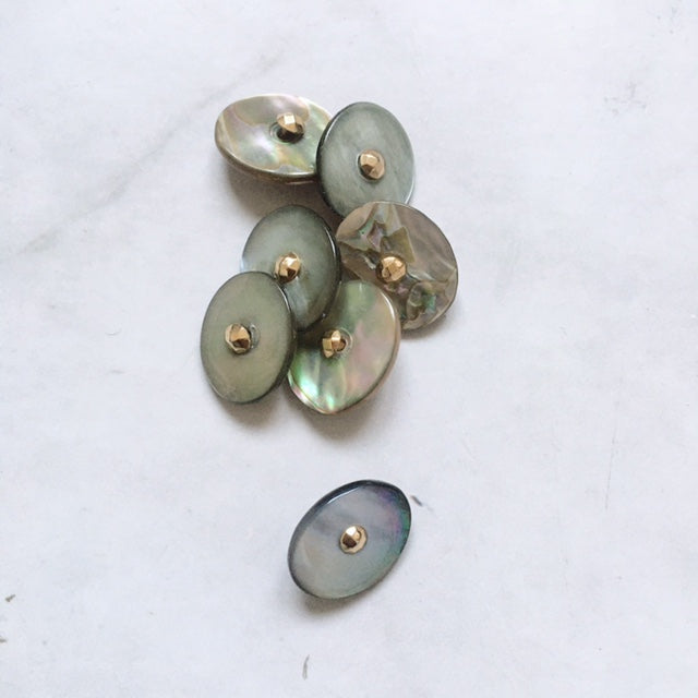 LOT DE 7 BOUTONS NACRE 10MM